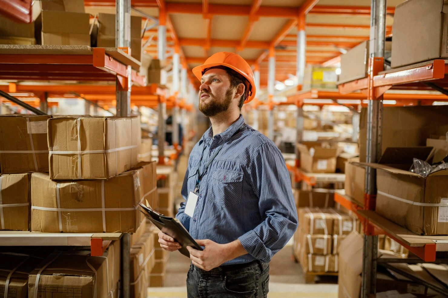 Almacenamiento y bodegas en Bogotá: espacio flexible con operación logística integrada.